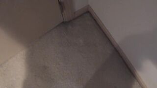 Schwester entdeckt das Geheimnis ihres Bruders