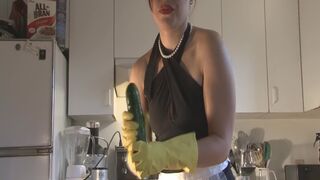 Sophia Sylvan – Wichsanleitung für böse Mamas in der Küche