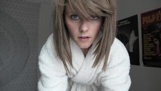 Sydney Harwin – Sexhungrige Mutter wird von Sohn gefickt