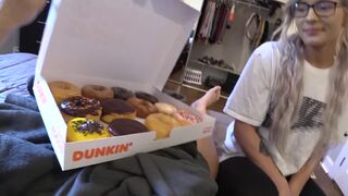 Under Cover Sluts – Vatertag mit meiner Tochter Holli Teil 1