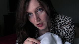 Bettie Bondage - Parler à votre mère naïve de Ditzy en un Bj