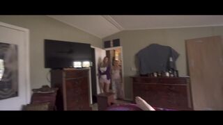 Coco Vandi & Maria Jade - Son fils fait chanter maman et tante