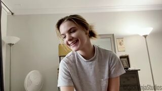 Cock Ninja Studios - Stiefschwester bekommt Weihnachts-Creampie-Geschenk von Bruder