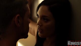 Alina Belle - Il fratello diventa geloso dopo aver sorpreso la sorella a uscire di nascosto