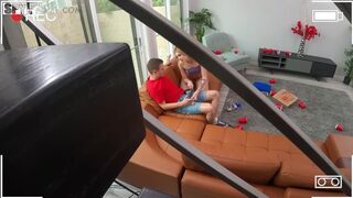 SPYFAM – Stepbro findet Stepsis nackt nach der Party