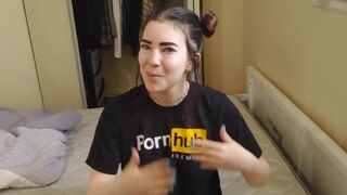 LilRedVelvet - Maman vous apprend votre petite bite