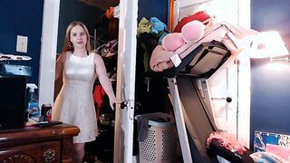 Happily_Sweet – MILF hilft ihrem Sohn, über den Höschenknick hinwegzukommen