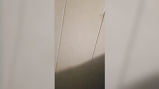 Happily_Sweet - Espionner maman vous rapporte une branlette