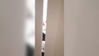 Papa frappe sa fille et laisse un creampie 1080p