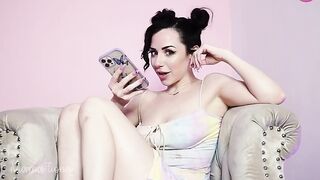 Mama Fiona – Wenn du nicht schwul bist, dann beweise es, Stiefbruder