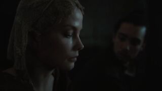 Dominante Tante gibt einen erzwungenen Handjob