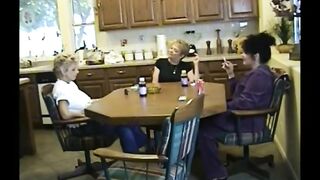 Rauchende Stiefmütter - Tante fickt Neffen