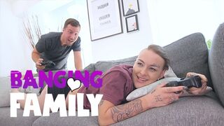 Banging Family - Scopando la mia sorellastra tatuata