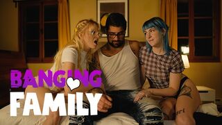 Banging Family - Les demi-soeurs Alt partagent une énorme bite