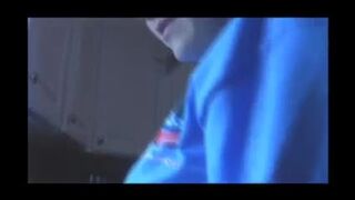 Mama einen Creampie in der Küche geben