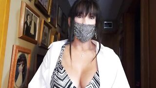 Die freche Tyi Lynn – Doktormutter hilft ihrem Sohn beim Abspritzen