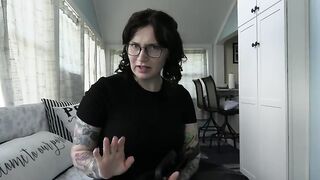 Bettie Bondage - Masturbación mutua con mamá