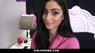 SisLovesMe - Sorellastra adolescente (Jasmine Vega) corrotta per succhiarmi il cazzo