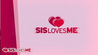 Hermanastra accidentalmente revela la erección de su hermanastro