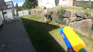 किम रोज़ - भाई द्वारा बरगलाया गया