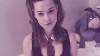 Ivy Wilde – Soll ich deinen Schwanz lutschen, Daddy?