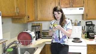 Tigger Rosey – Schwester-Quarantäne findet Dick-Bilder