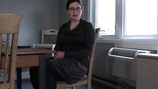 Bettie Bondage – Mutter aus der Klemme helfen