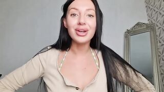 Tätowierte Verführerin – Mama aus dem Urlaub zurück