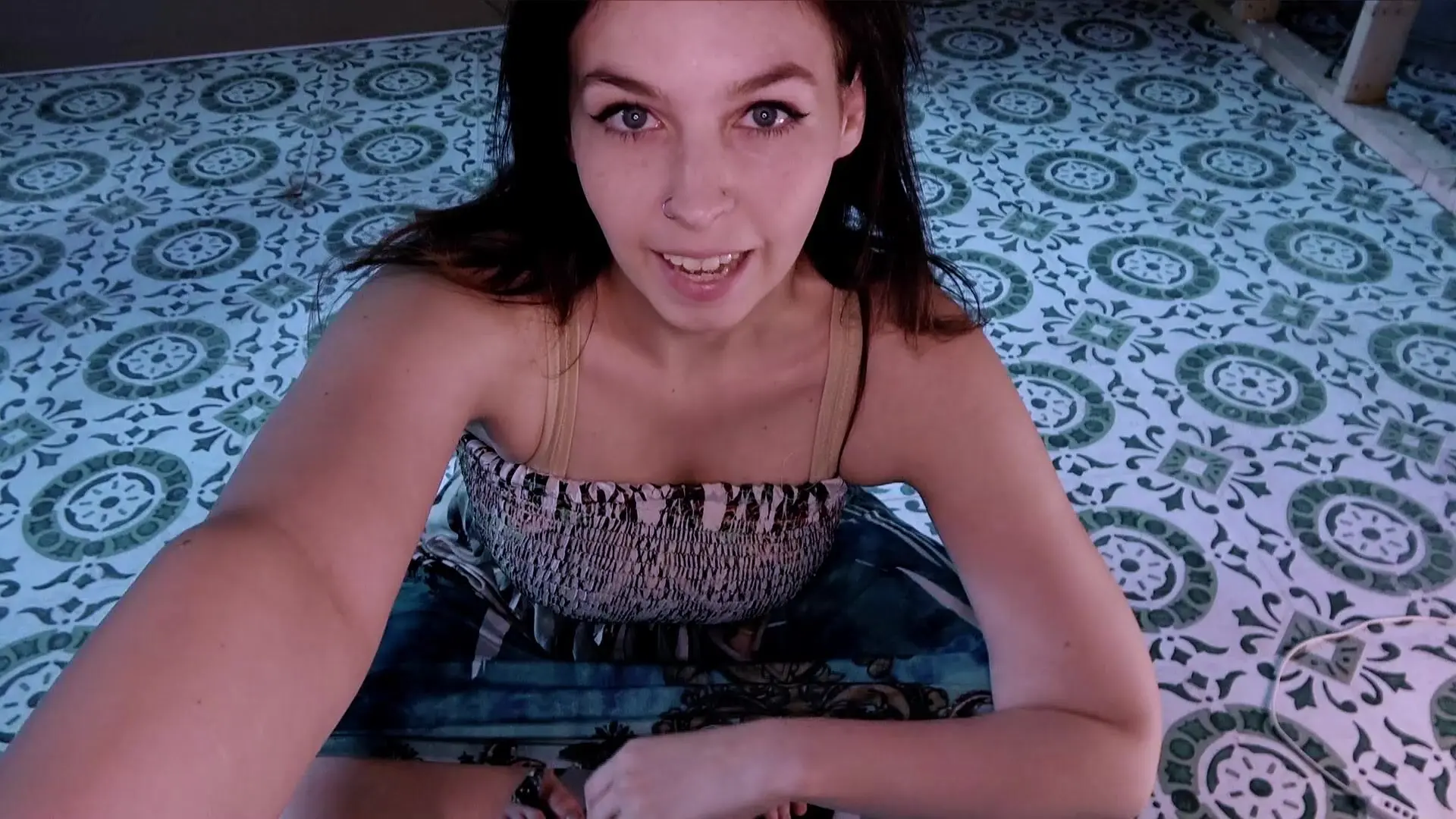 explosive ejaculation onto her face