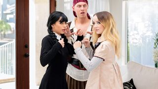 Aria Valencia et Maria Kazi - Megan contre mercredi - S31: E3