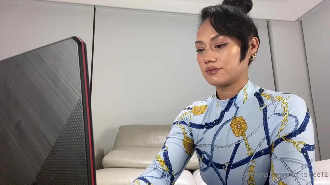 Shantel Dee - Mom Sucks Sons Dick To Use His Laptop - Taboo Tube XXX