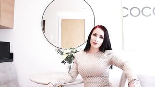 Lola_James_Mommy-nimmt-deine-Jungfräulichkeit